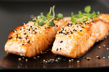 Load image into Gallery viewer, Fresh Salmon Filet, Champagne sauce for 2 Pers
