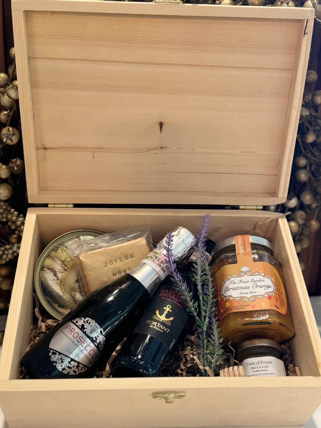 Christmas Gourmet wood box with cover