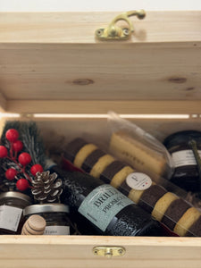 Deluxe Wooden Gourmet Gift Hamper