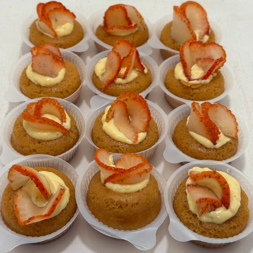 Mini Baba with Rum and Strawberry 