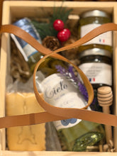 Load image into Gallery viewer, Festive Basquet Bag
