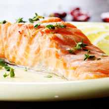 Load image into Gallery viewer, Fresh Salmon Filet, Champagne sauce for 2 Pers
