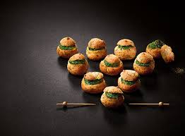 Puff with Escargots Garlic Butter 9 Pcs