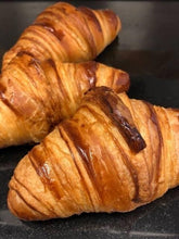 Load image into Gallery viewer, Butter Croissant &quot;4 Pieces&quot;
