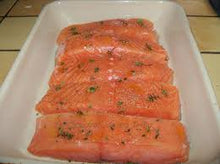 Load image into Gallery viewer, Fresh Salmon Filet, Champagne sauce for 2 Pers
