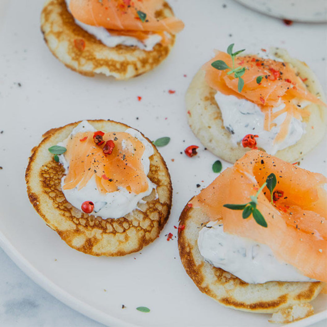 Mini Blinis smoked Salmon 12 Pcs